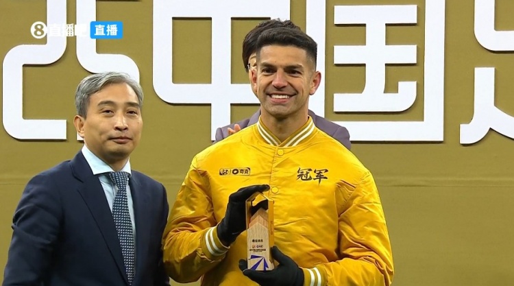  頭球貢獻(xiàn)絕殺，安德烈-路易斯當(dāng)選超級(jí)杯最佳球員