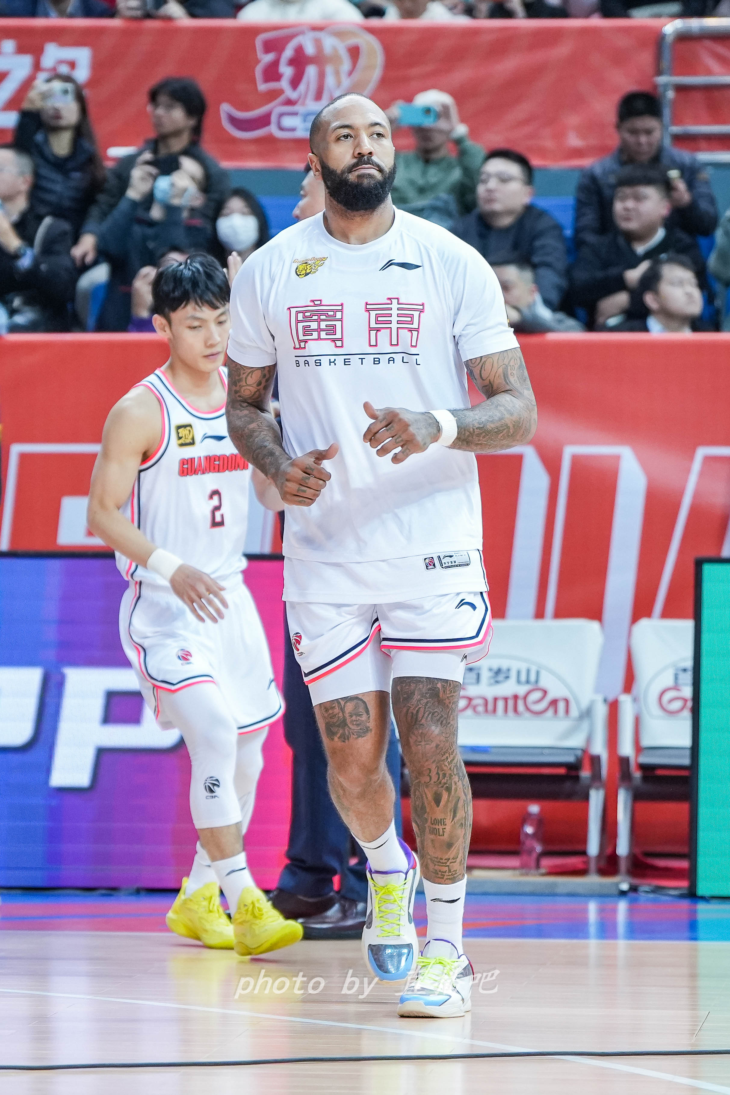  打得不錯(cuò)！36歲吉倫沃特原本的第三外援卻成廣東男籃的真大腿