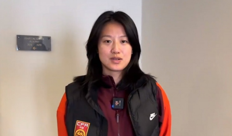  汪琳琳：范迪克是我的偶像和目標(biāo)，希望變成他那樣全面的中后衛(wèi)