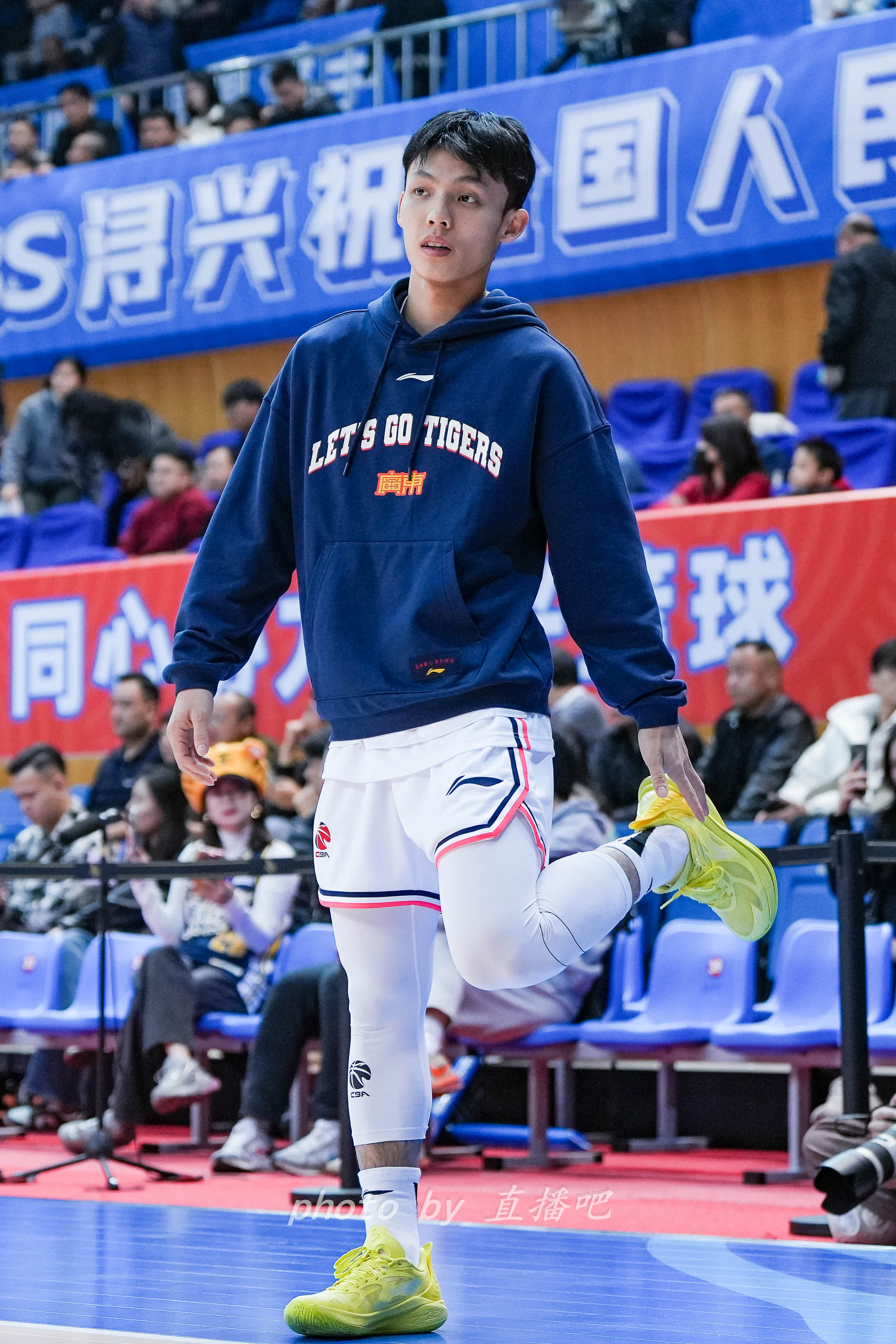  “控球中鋒”！徐杰這身體素質(zhì)有億點東西