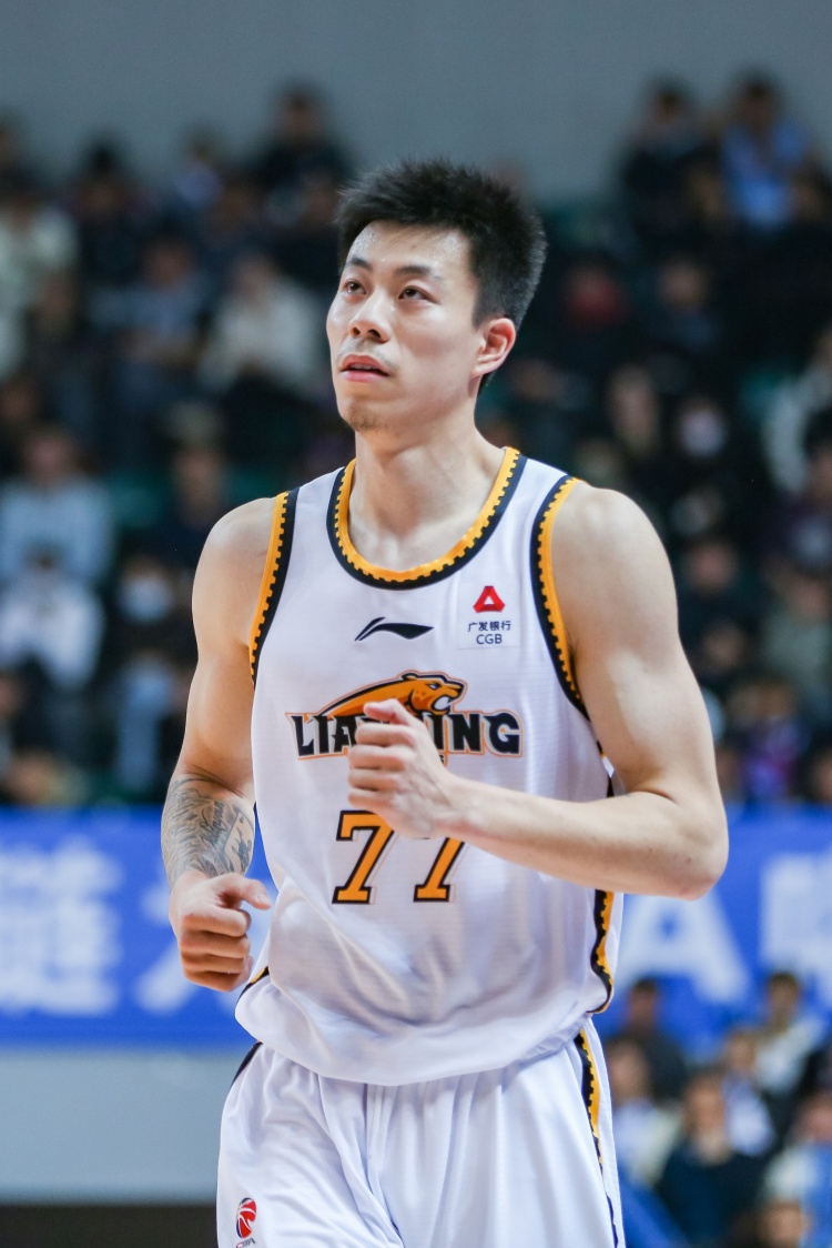  媒體人：張鎮(zhèn)麟、韓德君將因傷缺席今晚對陣北控的比賽