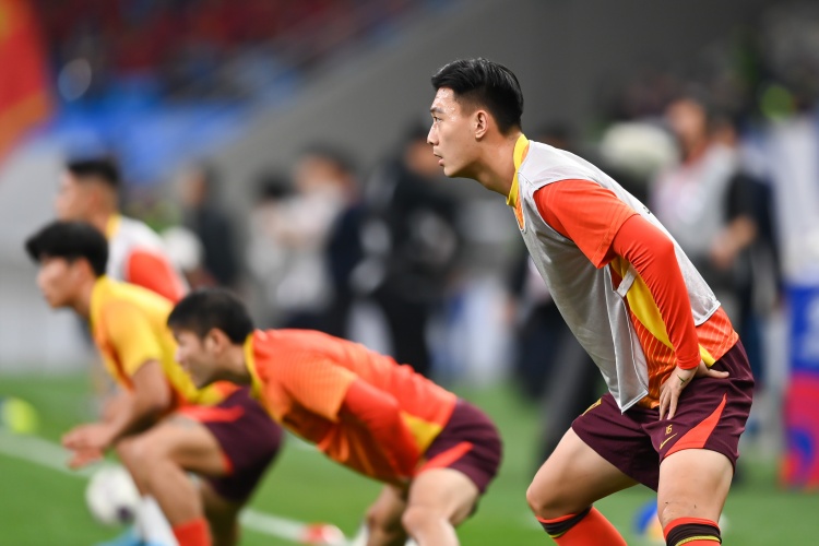 足球報(bào)：張玉寧、蔣圣龍均有不同程度傷病，伊萬(wàn)未讓在熱身賽出場(chǎng)
